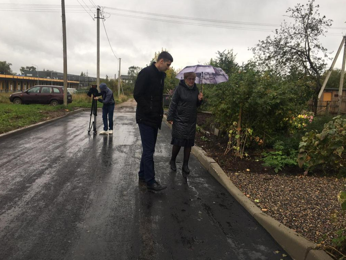 В Великих Луках прошла доприемка придомовой территории на Тенистой |  22.09.2021 | Великие Луки - БезФормата