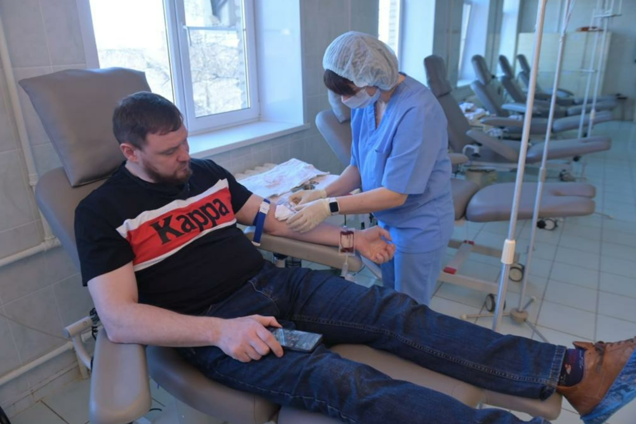 Станция переливания крови донор. Станция переливания крови Великий Новгород. День донора. 20 Апреля день донора. Станция переливания крови Подольск.