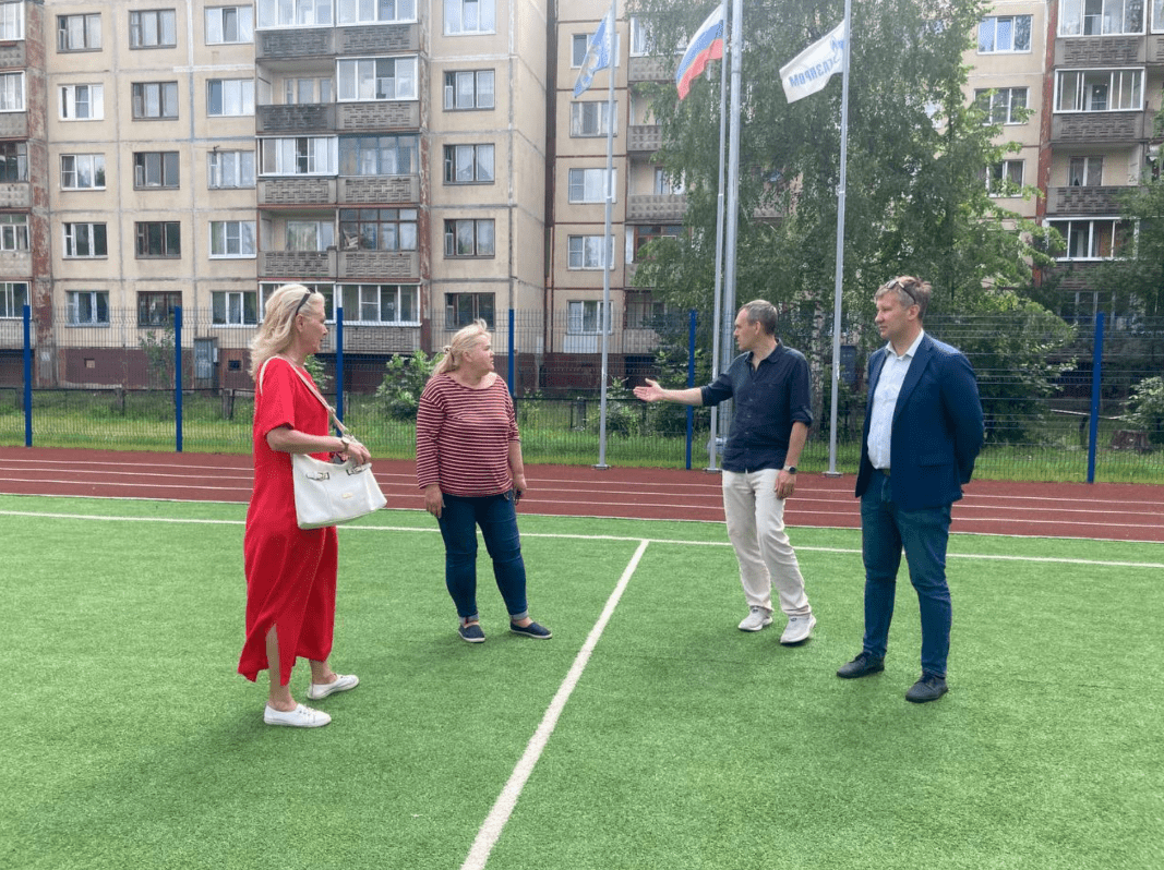 В Великих Луках проверили безопасность спортивных площадок | 20.07.2023 | Великие  Луки - БезФормата